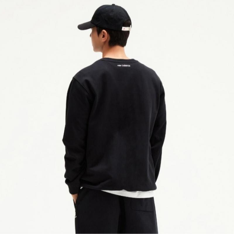 New Balance Long Sleeve Tee Eqs Nbnce11013 19 Uni Essential Small Logo Sweatshirt  Sta