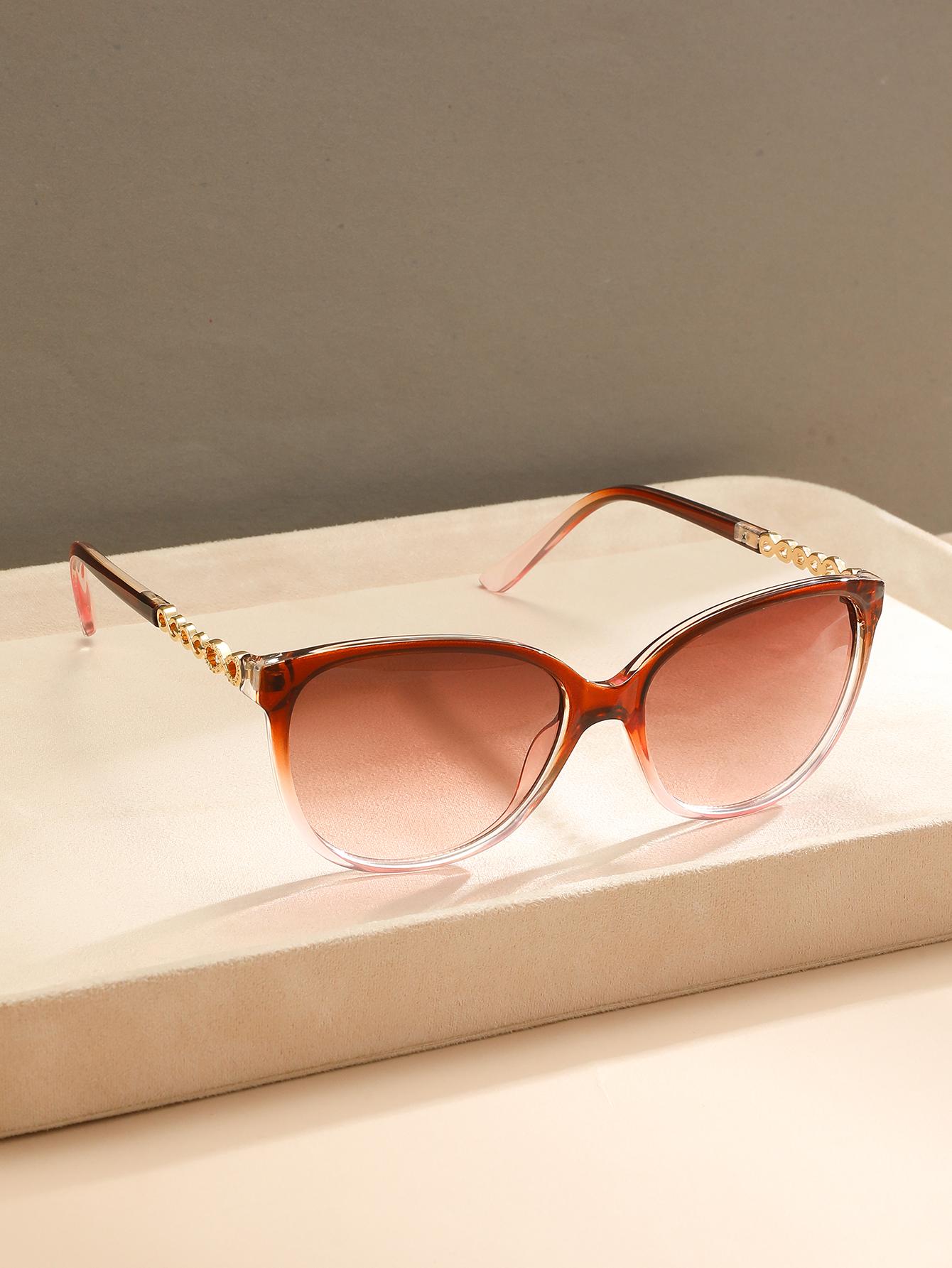 

Fashionable round Frame Glasses with Chain Decorated Arms for Daily Wear And Street Photography European Style Optical glasses