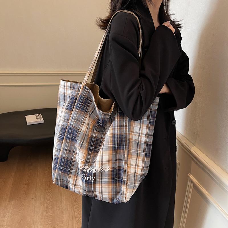 Large-capacity bag women's new autumn and winter college style plaid shoulder bag double-sided class commuter bag