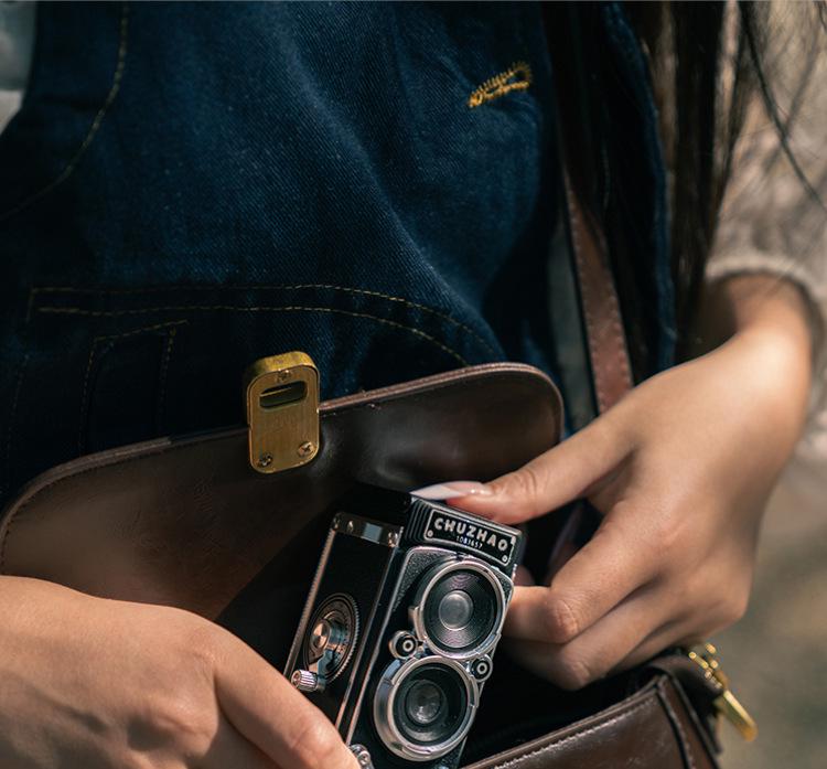 Retro Hand-Cranked Digital Camcorder for Students: Scientific & Gift-Ready Camera in Stock