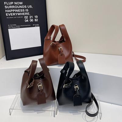 New Autumn and Winter Retro Texture Small Bag Women's Fashion Simple Bucket Bag Messenger Bag