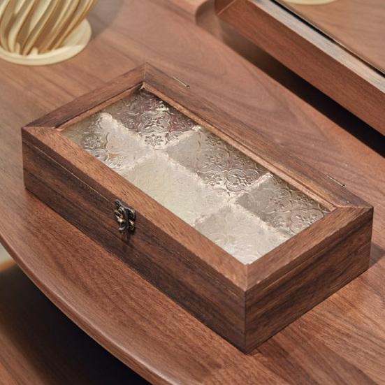 Jewelry Storage Box Multi-Grid with Dustproof Glass Cover And Metal Lock Jewelry Organizer for Rings Earrings Bracelets Necklaces