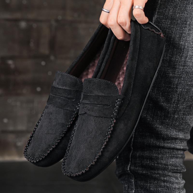 Hand-Sewn Suede Leather Men's Slip-On Shoes: Breathable, Wear-Resistant, Classic, and Fashionable for All Seasons.