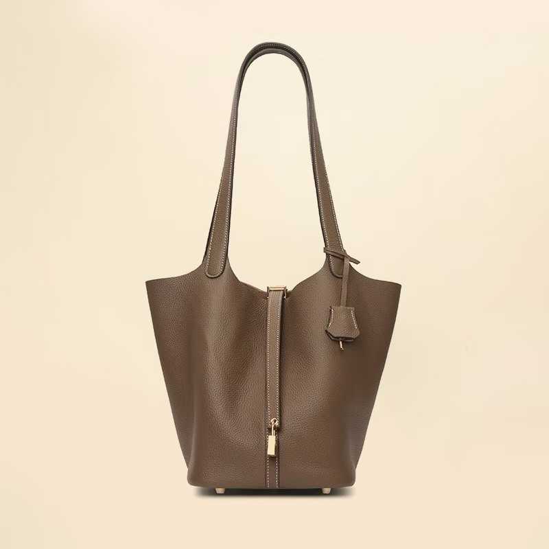 Minimalist Women S Bag, First-Layer Cowhide Vegetable Basket, Portable Shoulder Vegetable Basket, Simple Bucket Bag. 26CM