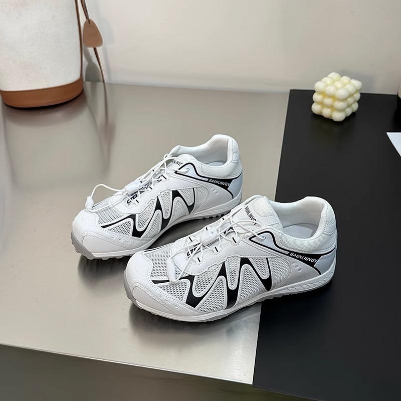 Breathable mesh running shoes outdoor versatile hiking shoes women's summer new buckle casual running shoes