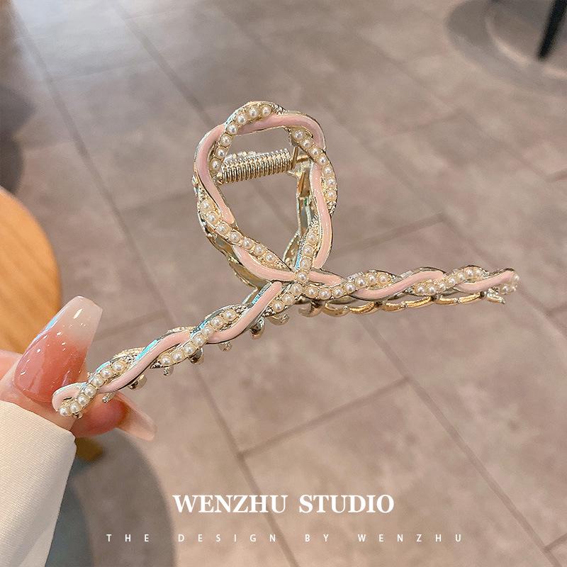 Korean Pearl Headdress Claw Clip for Women 2025 – Elegant Hair Accessory