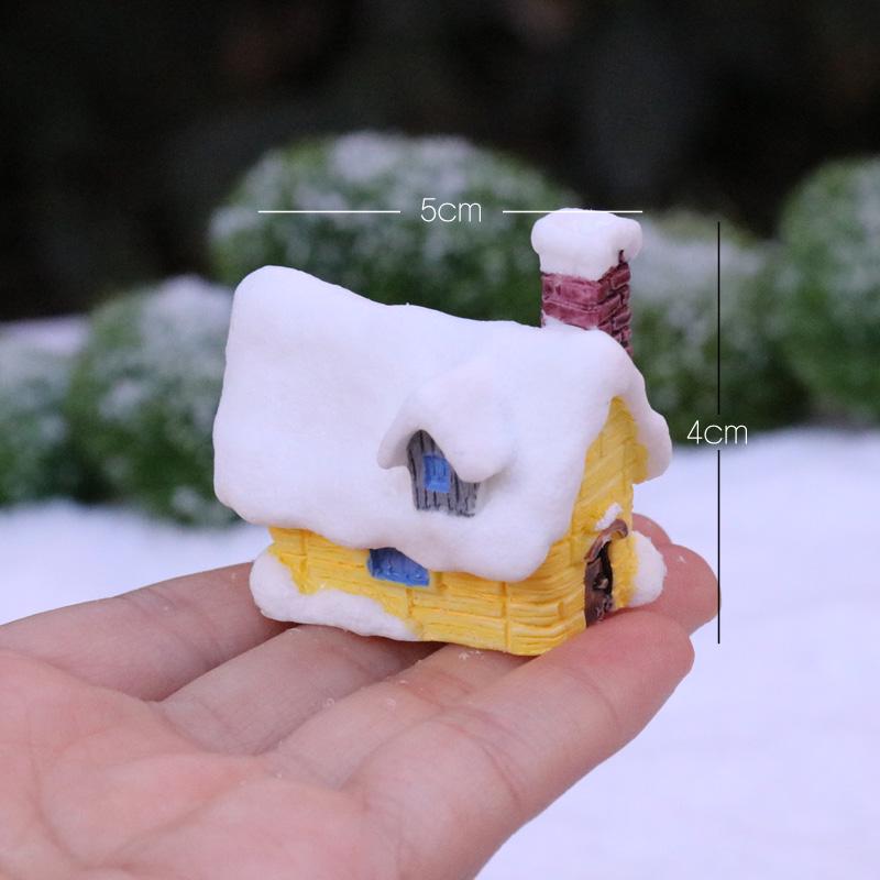 Handmade Mini Sleigh with Santa Claus Christmas Ornaments for Cake and Micro Landscape Decor
