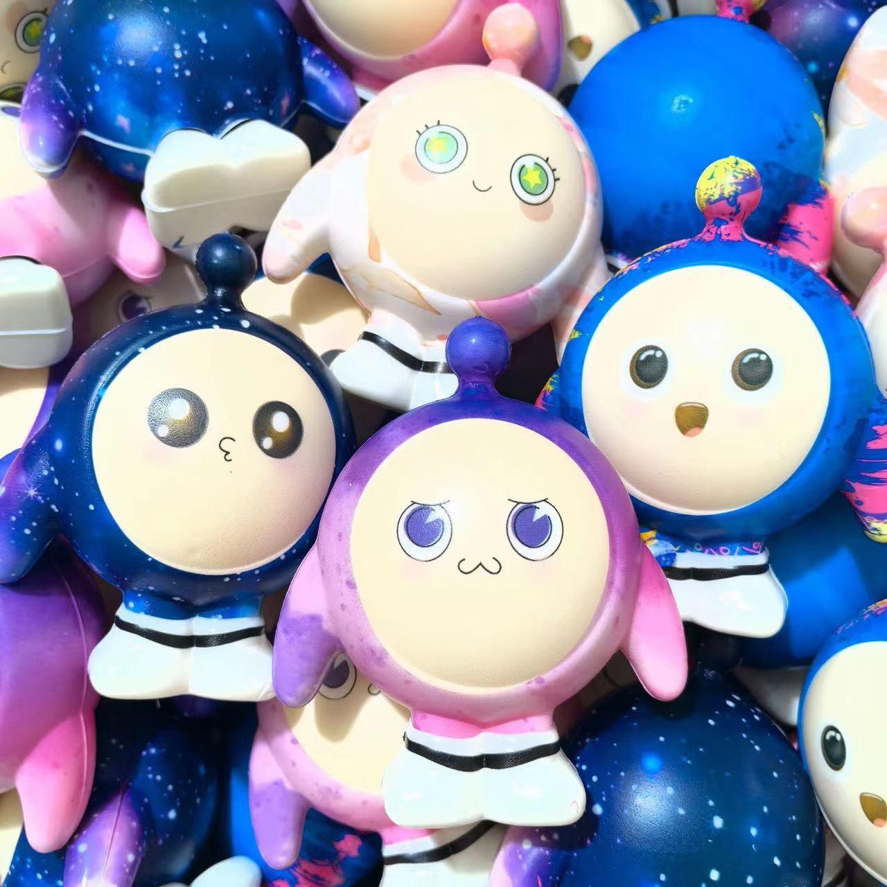 

Large Starry Sky Egg Squeeze Toy - Decompression Figurine Ornament for Parties