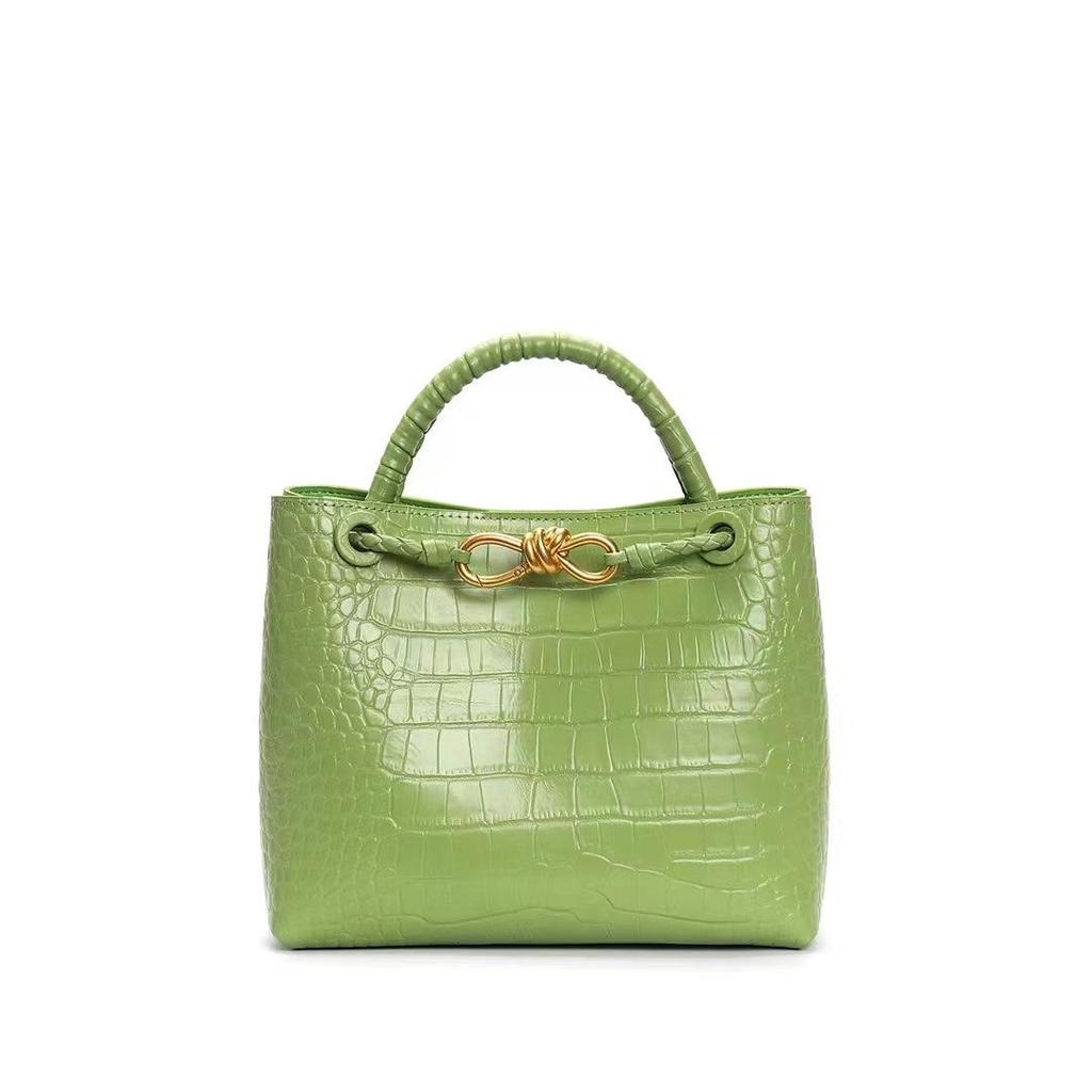 Premium Cowhide Shoulder Bag - 2024 Large Crocodile Pattern Handbag, Versatile Women's Tote