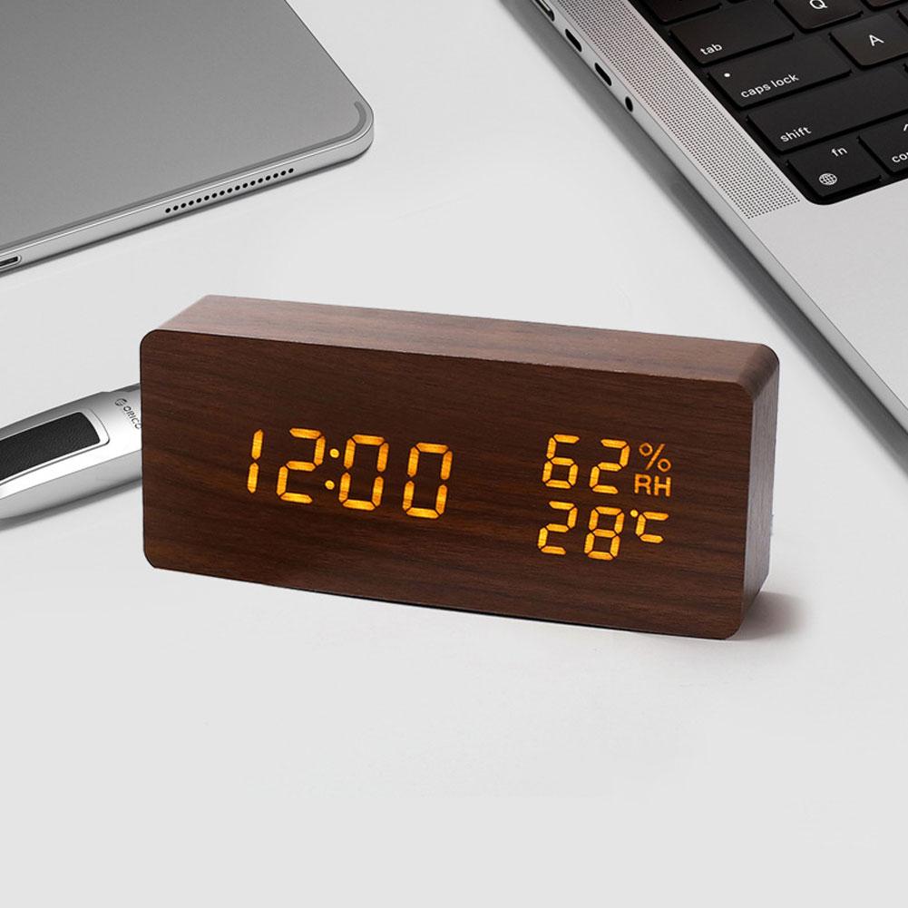Stiller Holzwecker mit einstellbarer Helligkeit, Thermometer und Hygrometer, USB-betrieben für Schlafzimmer oder Büro