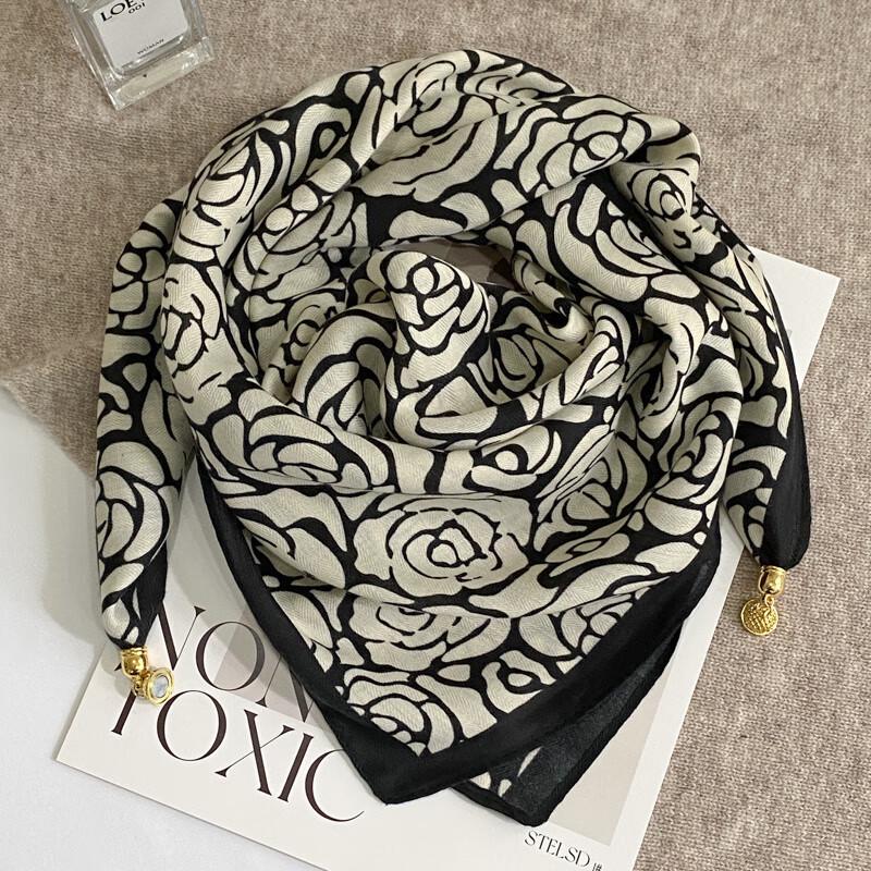 Korean-Style Magnetic Buckle Square Scarf: Women's Winter Neck Warmer & Fashionable Pendant Accessory