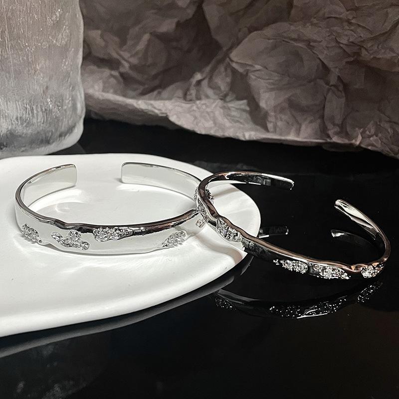 Fashion Heavy Industry Niche Bracelet Cold Wind High Sense Design Sense Men And Women Minimalist Couple Bracelet