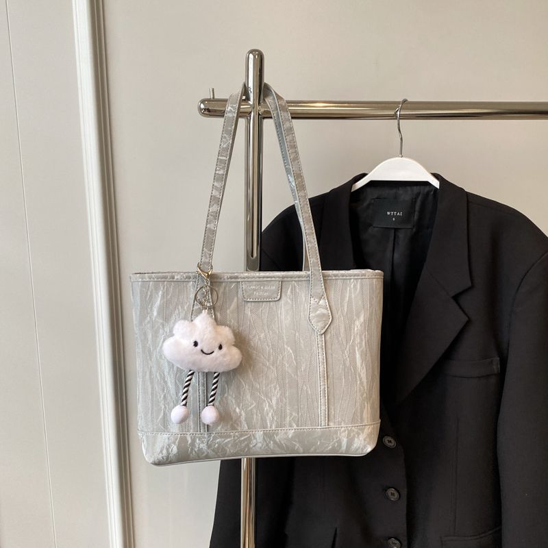 Large-capacity commuter bag women's autumn new fashion tote bag premium shoulder bag