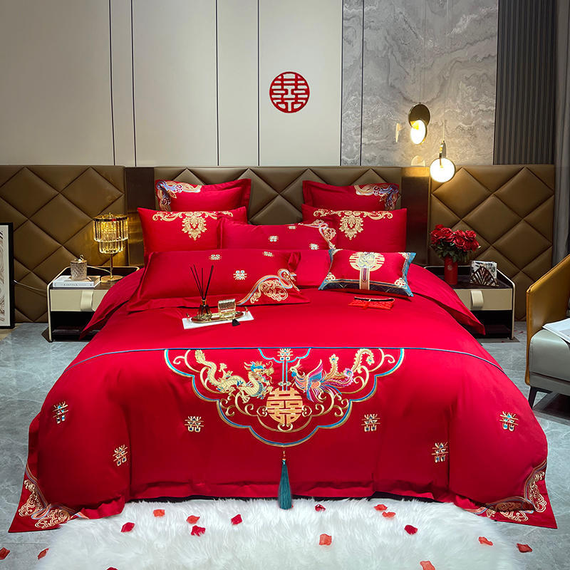 Vierteiliges Hochzeitsset aus reiner Baumwolle im chinesischen Stil mit bestickter leuchtend roter Stickerei und zehnteiligem Hochzeitsbettlaken und Bettbezug