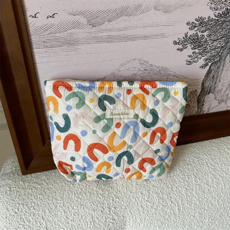 New Large-Capacity Quilted Cotton Cartoon Flower Storage Bag - Cute & Portable Cosmetics Skincare Toiletry Bag