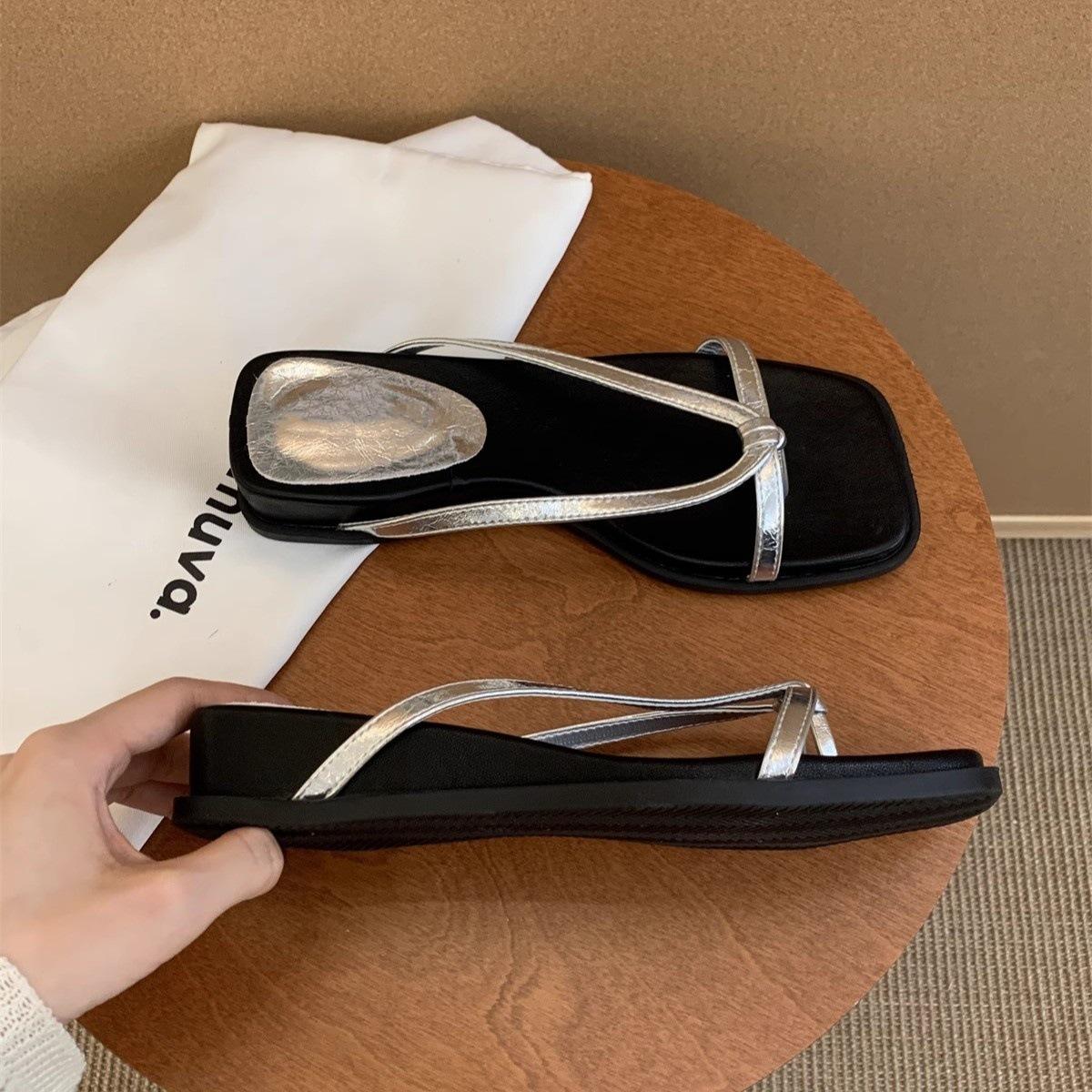 

Thick-soled wedged slippers women s summer wear new French temperament soft-soled toe sandals vacation fairy wind beach shoes 35