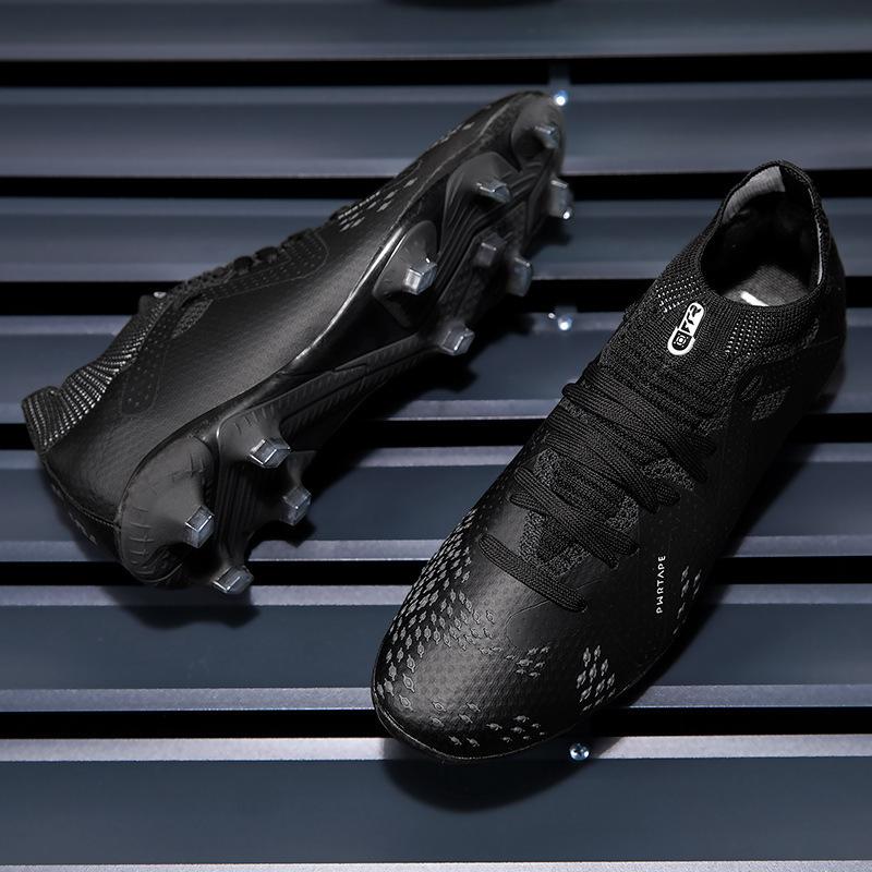 Male and Female Games, Young Students, Older Children's Sports, Foreign Trade Broken Long DingTalk Large Size New Football Shoes Training