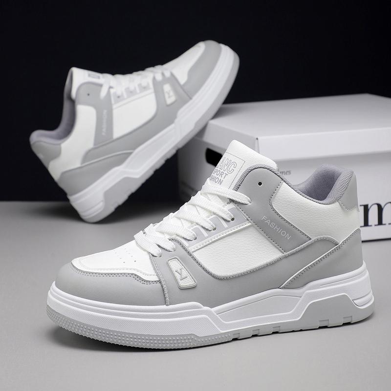 New Men's Classic Four Seasons Fashion Middle Top Skateboarding Shoes Comfortable Soft Sole Sneakers