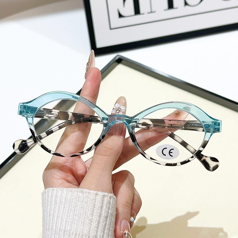 New Multi-colored Anti-blue Light Reading Glasses Women Personalized Ultra-lightweight HD Small Oval Frame Presbyopia Glasses