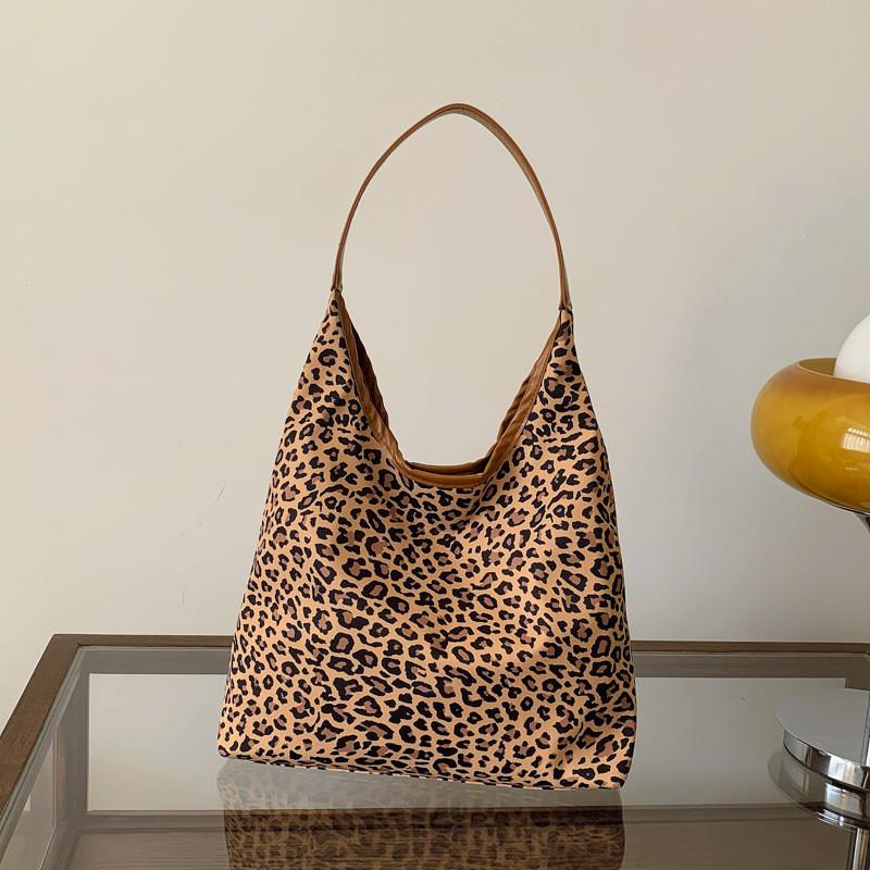 Versatile Large Capacity Canvas Tote Bag Fashionable Crossbody For Everyday Wear