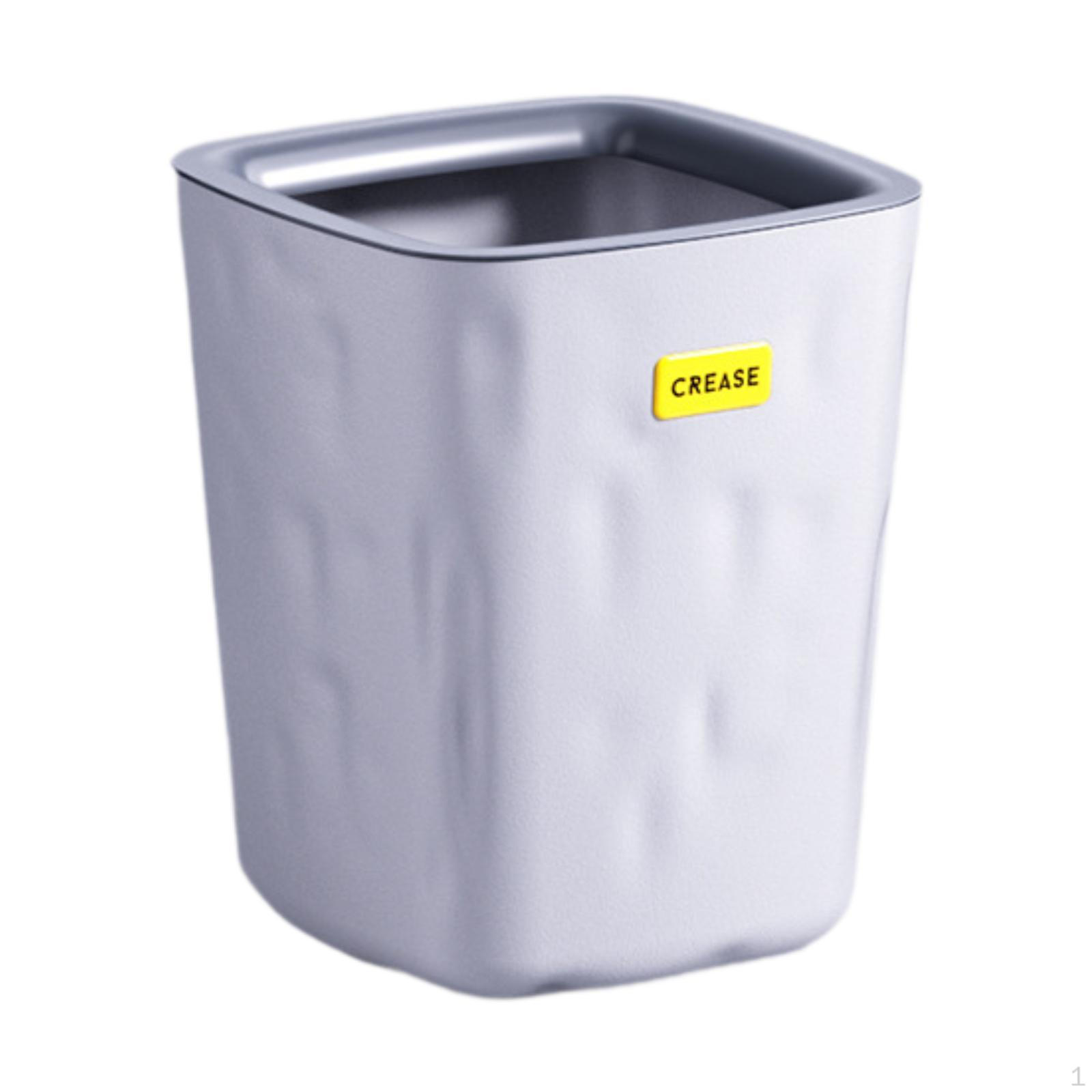 

Мусорный бак имеет отходы для входа, кабинета, прачечной, гаража