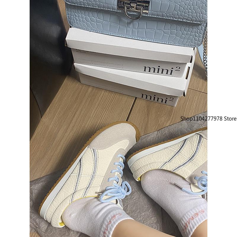 Fashion German Training Shoes Women 2025 New   Leather Women Sneakers Flat Lace-up Retro Large Size Forrest Gump Shoes Women