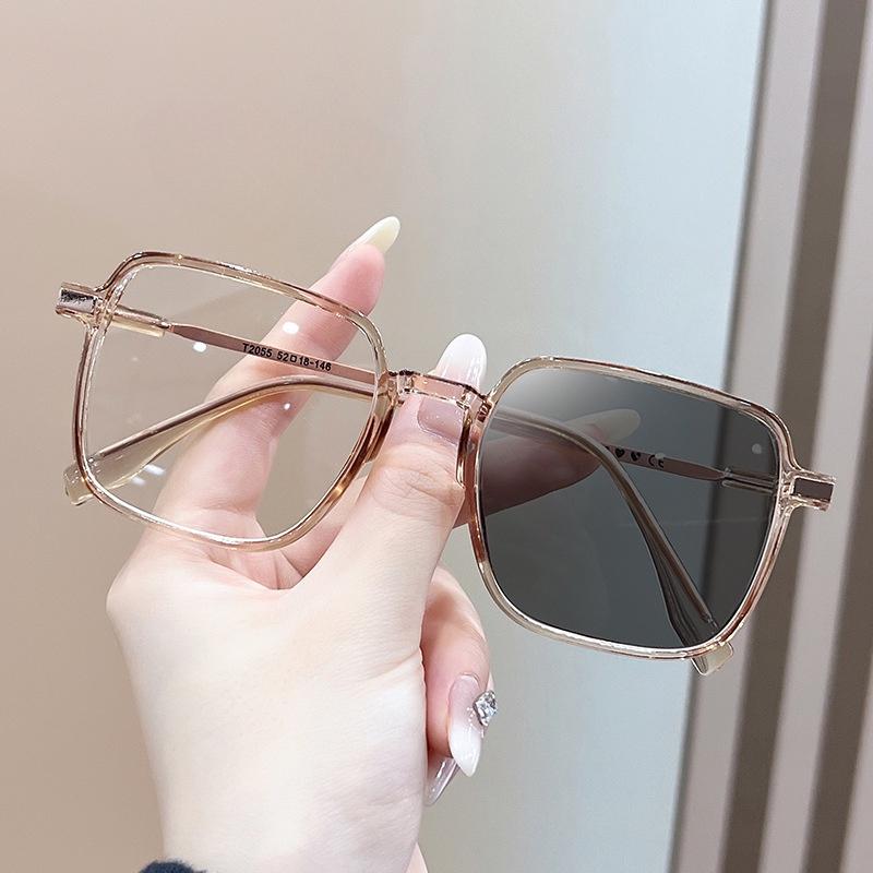 

Photochromic Anti Radiation Eyeglasses for Women Men Transition Eyeglass Computer Eyewear Replaceable Lens Eyeglasse