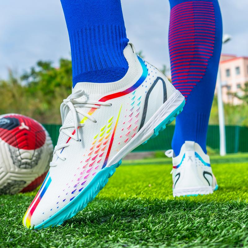Soccer Shoes Large Size Ultralight Football Boots Boys Sneakers Soccer Cleats Ankle Boots Unisex