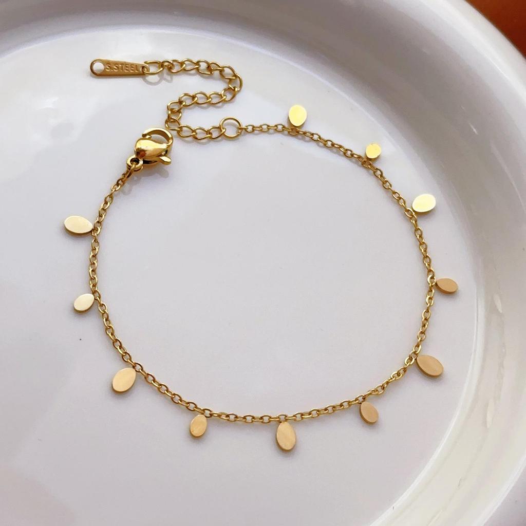 Elegant Water Drop Titanium Steel Necklace - Niche Design with 18K Gold Clavicle Chain for Women