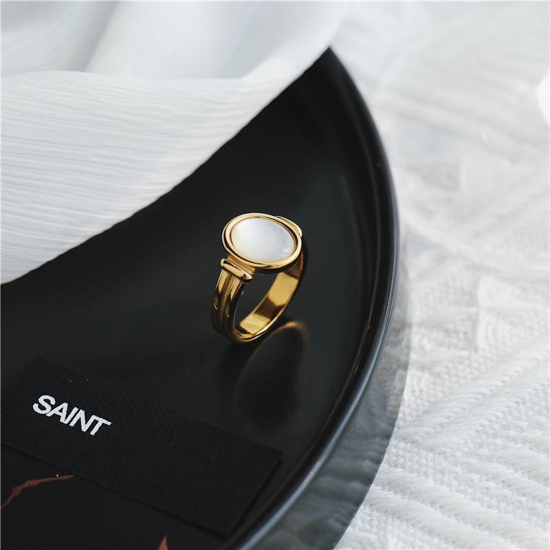 INS Style Oval Roman Arc White Shell Mother-of-Pearl Ring - 18K Gold-Plated Retro Titanium Steel