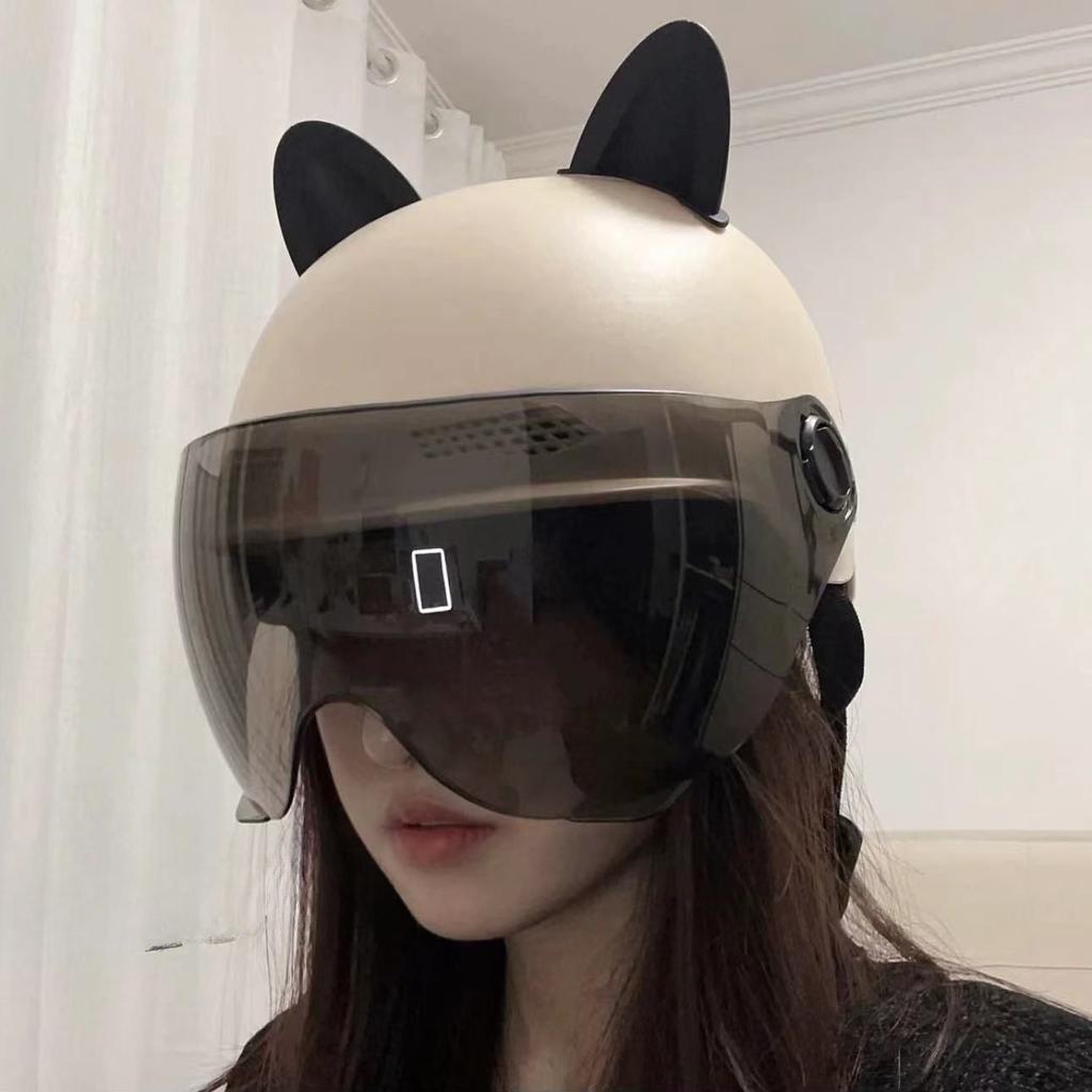Battery Electric Car Helmet for Women In Summer Sun Protection and Breathable Cute Harley Half Helmet Four Seasons Universal Safety Helmet