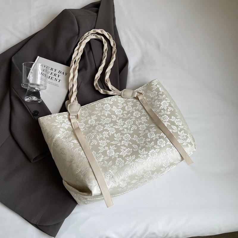 New Style of College Students' Class Bag Casual and Beautiful Personality One-shoulder Tote Bag Commuting Large Capacity Bag Women