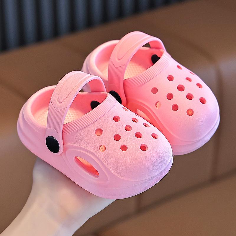 Children's Walking Beach Shoes For Summer, Boys' Outdoor Slip-on Shoes With Holes, Girls' Soft And Slip-resistant Front-up Shoes For Home Use