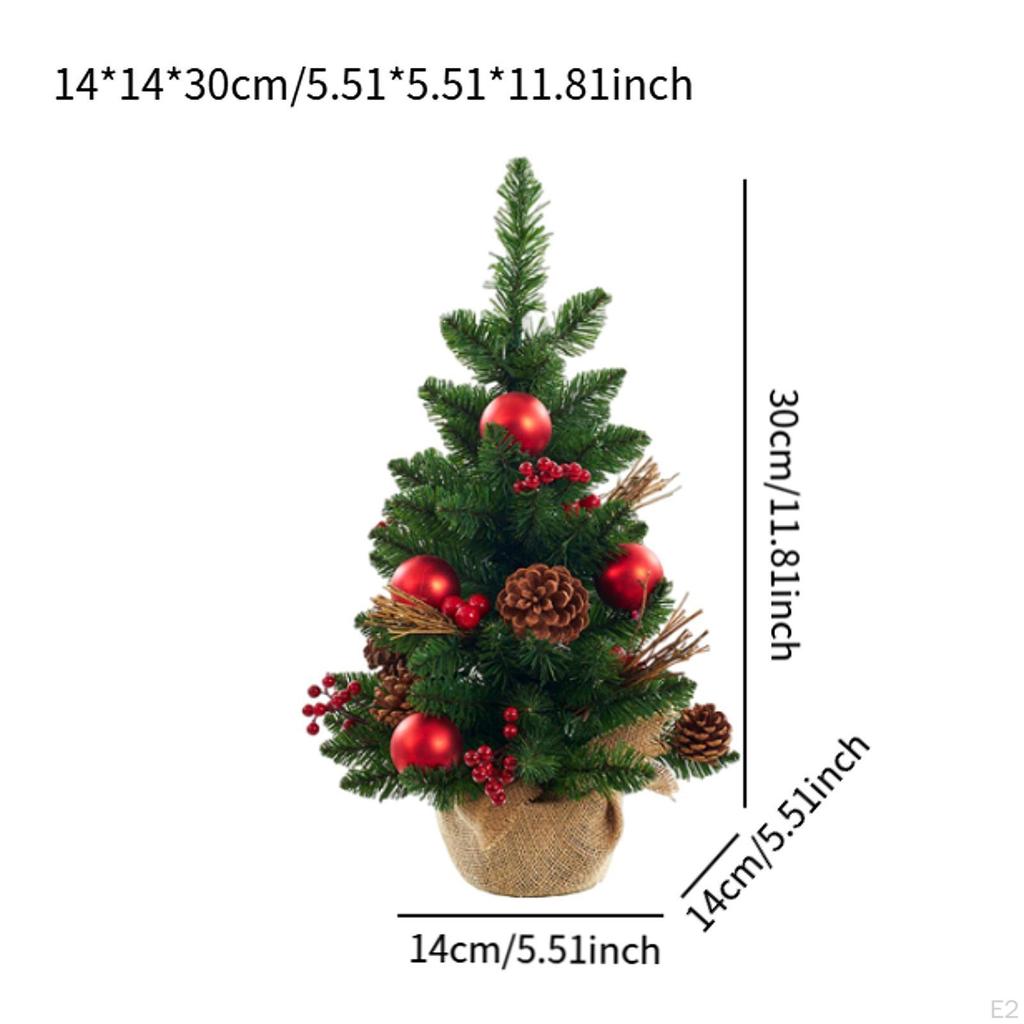 Slavnostní mini vánoční stromek s bobulemi a šiškami