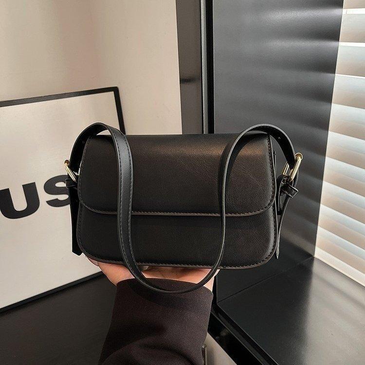 Advanced Texture Retro Small Saddle Bag Women 2026 New Popular All-Match Messenger Bag Fashi Underarm Bags Square Sling Bag