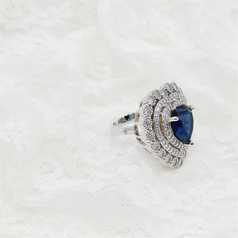 Luxurious Sapphire Heart Zircon Ring - Stylish, Open Design for Women