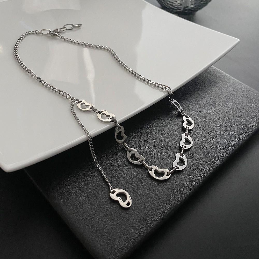 2025 Women's Titanium Steel Necklace: Light Luxury, Clavicle Chain, Non-Fading High-End Accessory