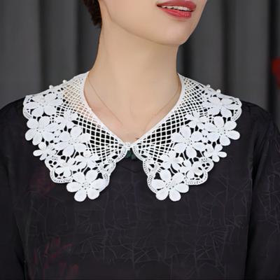 Aksesuarlar – Kravatlar, papyonlar, yakalar ve manşetler