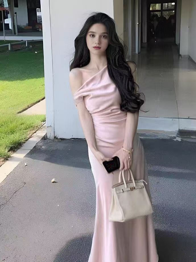 Spice Girl Temperament Slim and Thin French Sleeveless Slanted Shoulder White Dress Women's Summer Hip Wrap Fishtail Dress