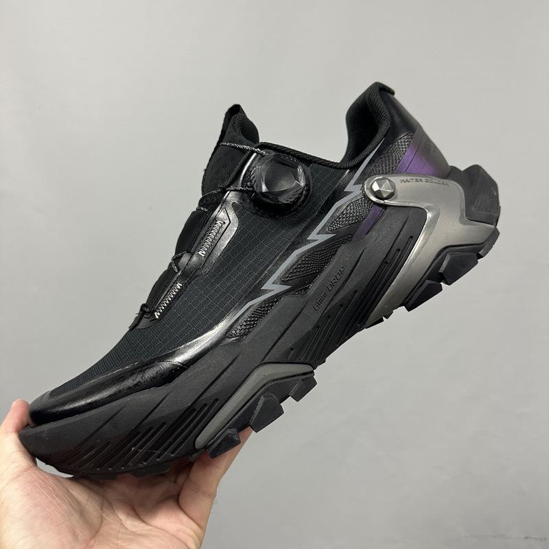 

Мужские походные и беговые кроссовки с вращающейся пряжкой, амортизацией для бездорожья - Дышащая, повседневная спортивная обувь для улицы Size 44 чёрный