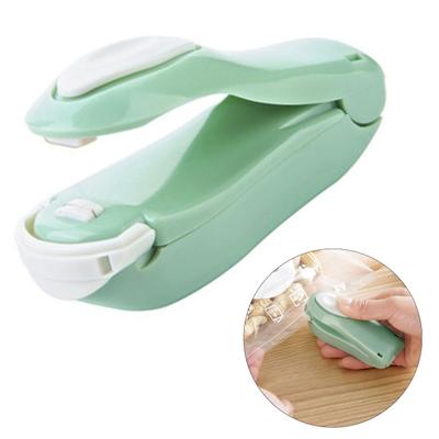 Mini Bag Sealer Heat Seal Tool Sealing Machine Portable 2-in-1 USB Battery Handheld Vacuum Food Sealer for Snacks Vegetable