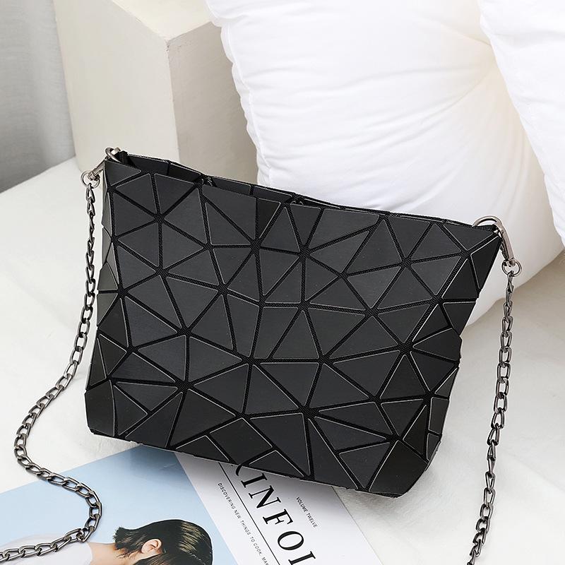 

Bag women s new fashion trend chain bag luminous color-changing envelope bag mobile phone bag shoulder messenger bag women