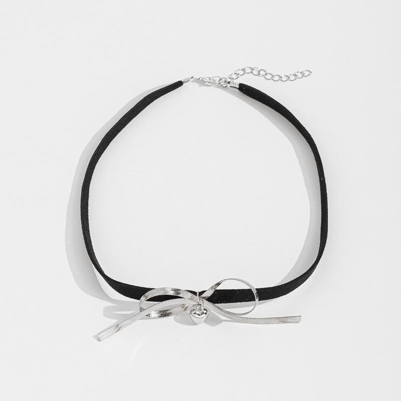 Dark wind cross necklace personalized hokr diamond necklace women's niche light luxury fashion collar