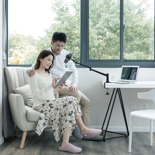 Smatree Microphone Arm with Shock Mount, Compatible with HyperX SoloCast, HyperX QuadCast, HyperX QuadCast S, and Other Microphones, Microphone Arm St