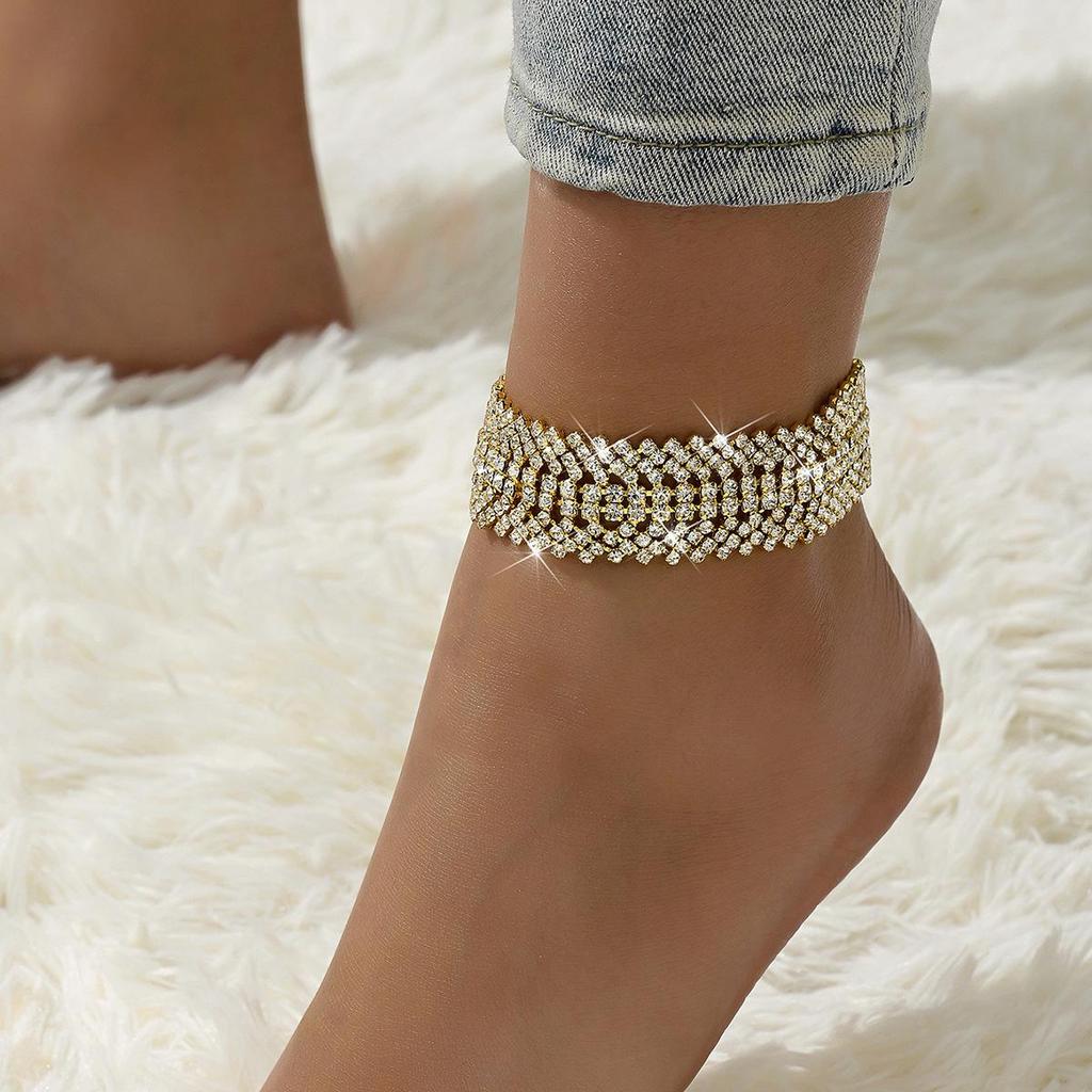 European & American Luxurious Multi-Layer Diamond Claw Chain Anklet: Versatile, Shiny, Elegant Women's Beach Jewelry
