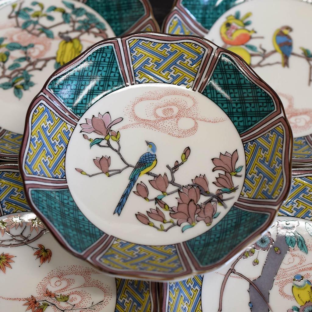 Waza No Kura Plate Stylish Kutani Ware Small Plates with Flower and Bird Made In Perfect As a Wedding Set (5-Piece Set) Designs. High-Quality