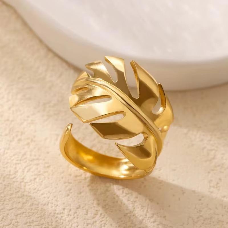 Gold stainless steel fashion lip flower ring female niche light luxury high sense does not fade opening