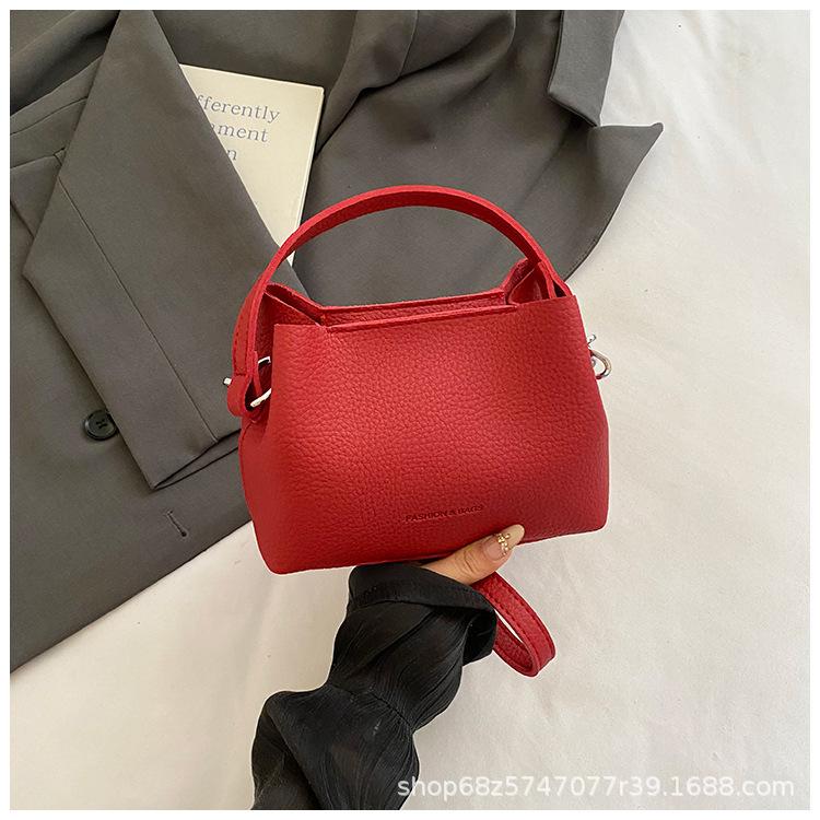 Korean Version of Fashion Bucket Bag 2025 New Trend Versatile Women Crossbody Niche Popular Super Fire Shoulder Bag