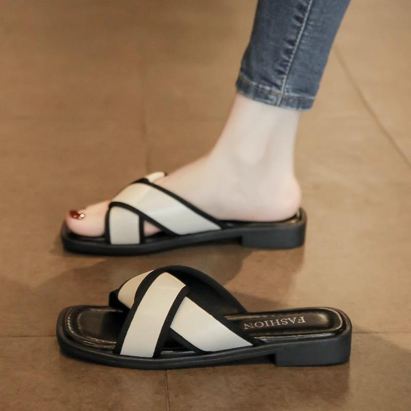 High-value Slippers Women's Summer Outer Wear 2025 New Indoor Flat-bottomed Ins Cross Beach One-word Cool Slippers