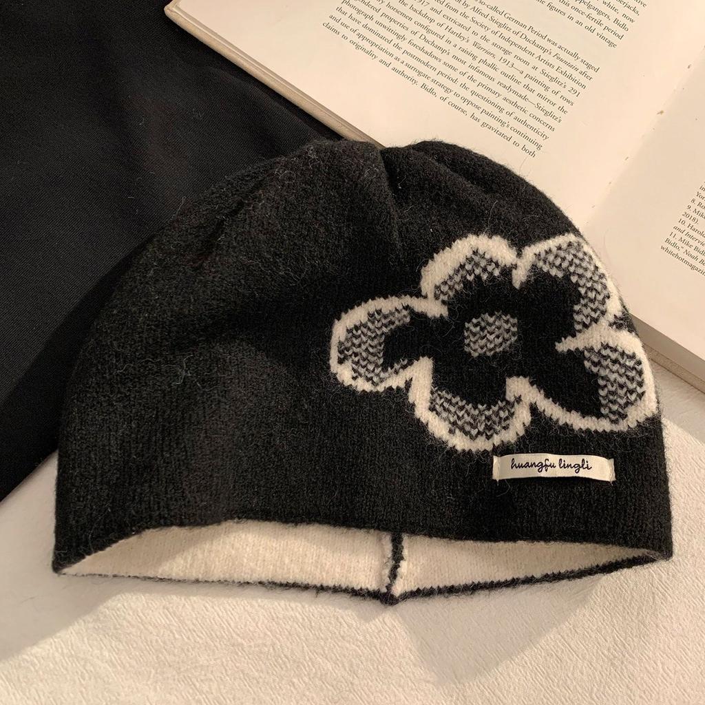 Korean ins retro jacquard knitted hat children's season new warm cold hat showing face small headhat